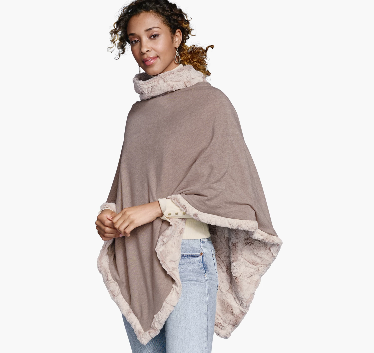 Reversible Faux-Fur Poncho - 04501799 2 Reversible Faux-Fur Poncho - 04501799 - Image 2