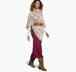 Reversible Faux-Fur Poncho - 04501799 7 Reversible Faux-Fur Poncho - 04501799 -JOHNSTON MURPHY Shop 451799 master 2